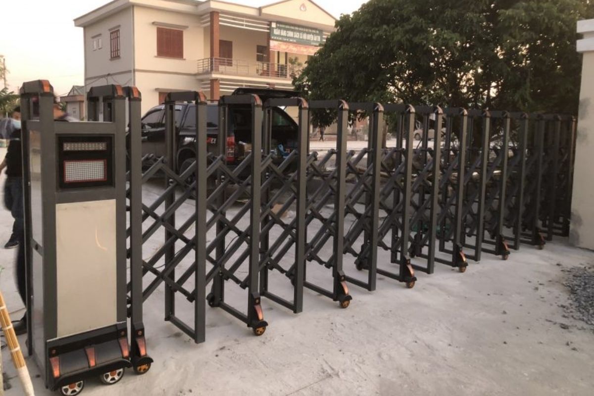 Cổng xếp hợp kim nhôm
