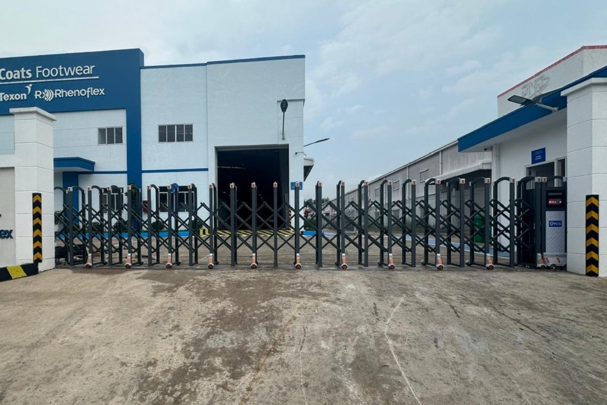 Mẫu cổng xếp nhôm 2025